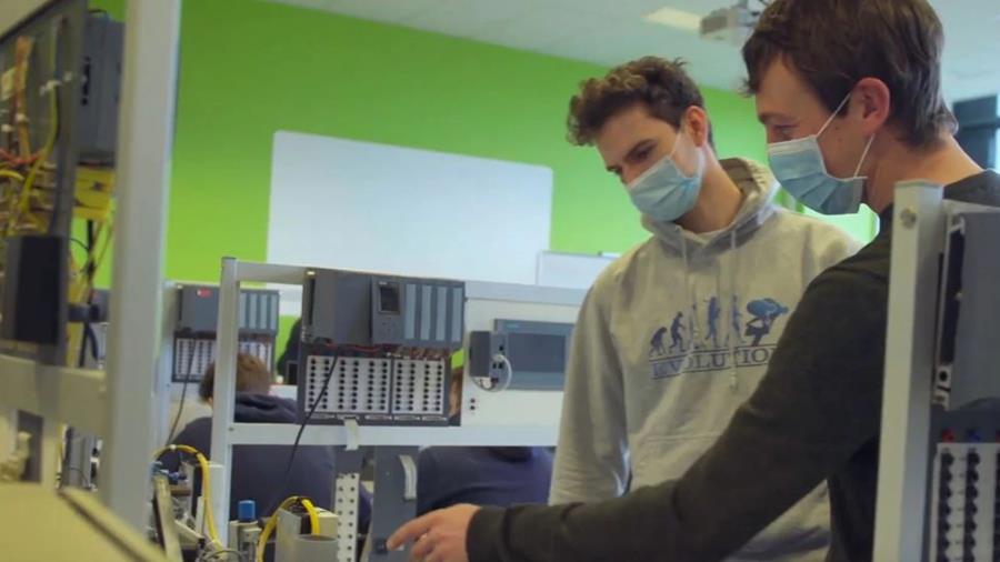 Odisee-studenten kunnen les volgen op de werkvloer van Siemens