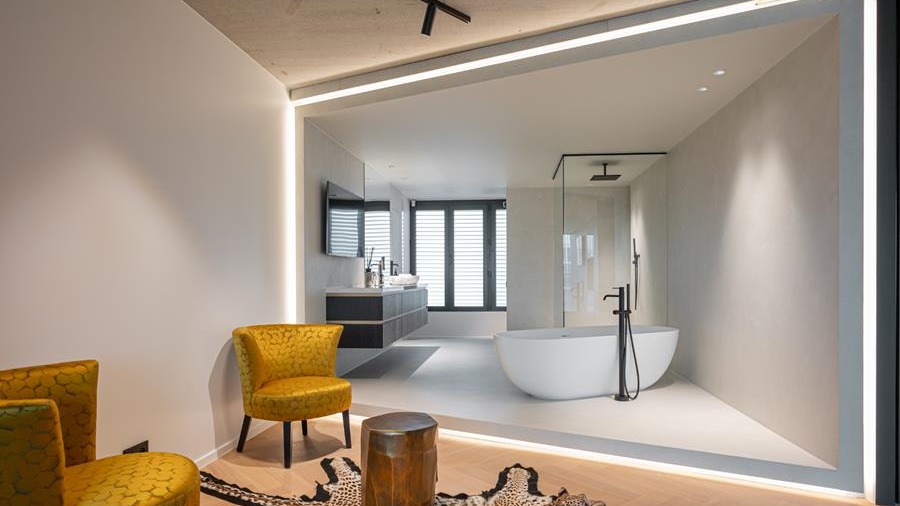 Kwalitatieve badkamerafwerking met decoratieve technieken