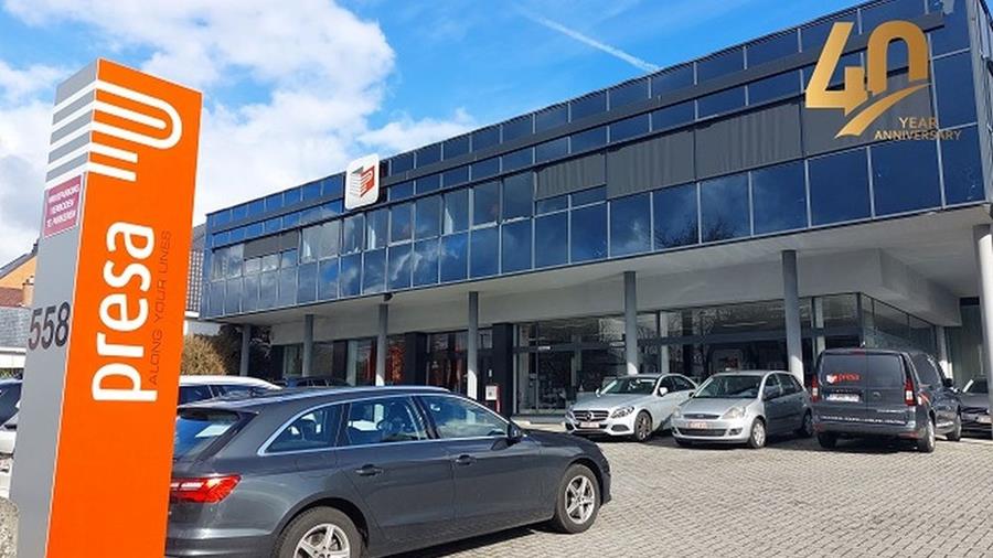 Presa viert 40 jarig bestaan en doet overname.