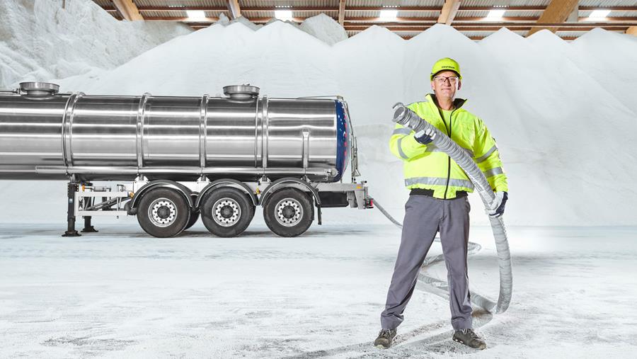 De plus en plus d'entreprises utilisent une saumure de sel prête à l'emploi